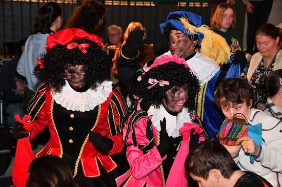 Disco 24-11-2023 + bezoek Sinterklaas en zijn Piet