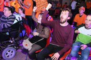 09-12-2022 Oranje disco