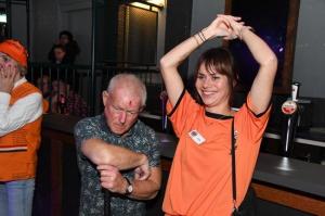 09-12-2022 Oranje disco